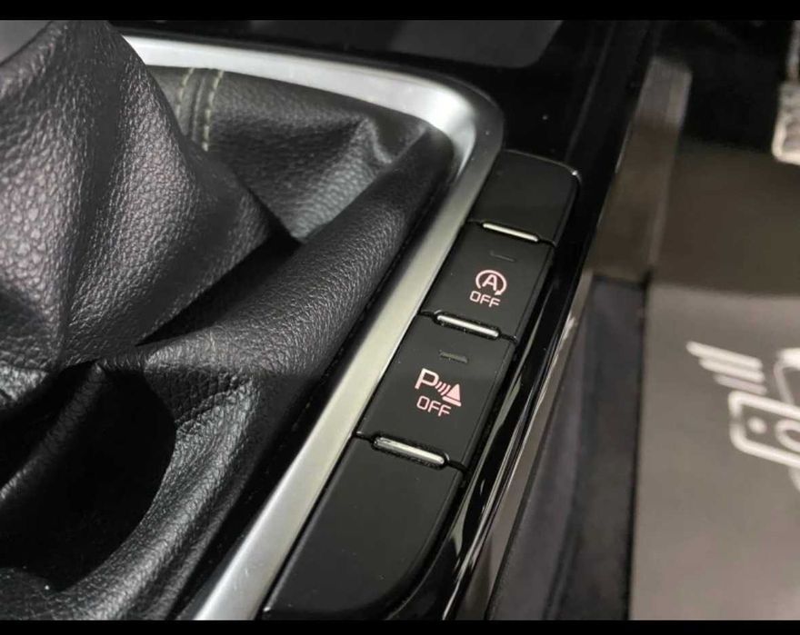 лек автомобил KIA Ceed 2019