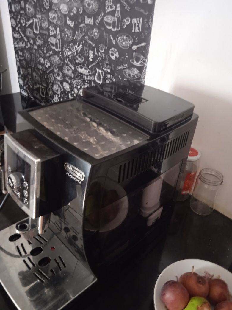 Кофемашина Delonghi