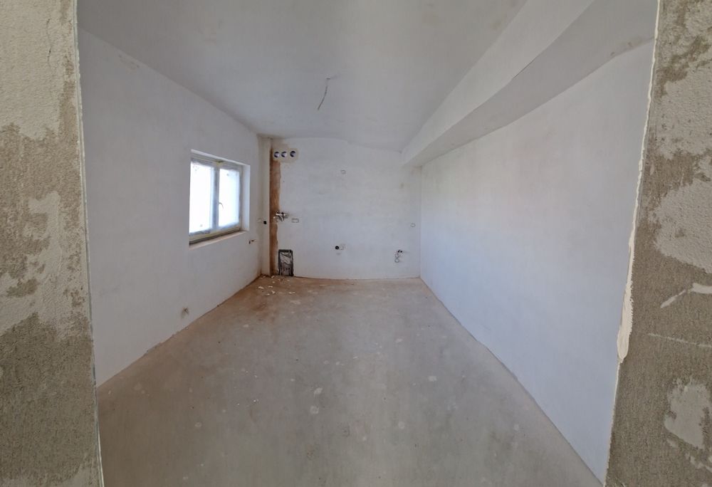 Comision 0! Apartament 1 cameră 40 mpu., etaj 1.!