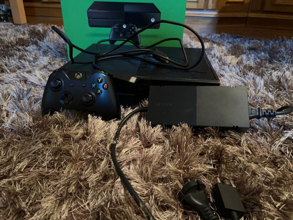 Xbox One 1TB + 8 Jocuri + Cutie & Cabluri Originale