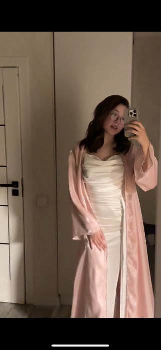 Абайка розовая .