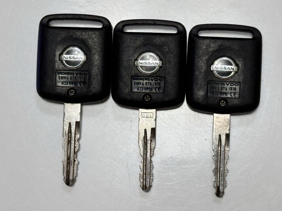 Оригинален ключ за Nissan с 2бутона с платка различни модели