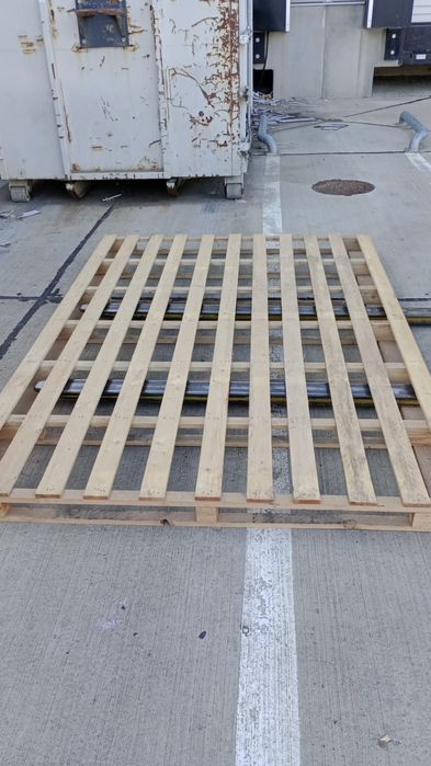 Vând paleti diferite dimensiuni