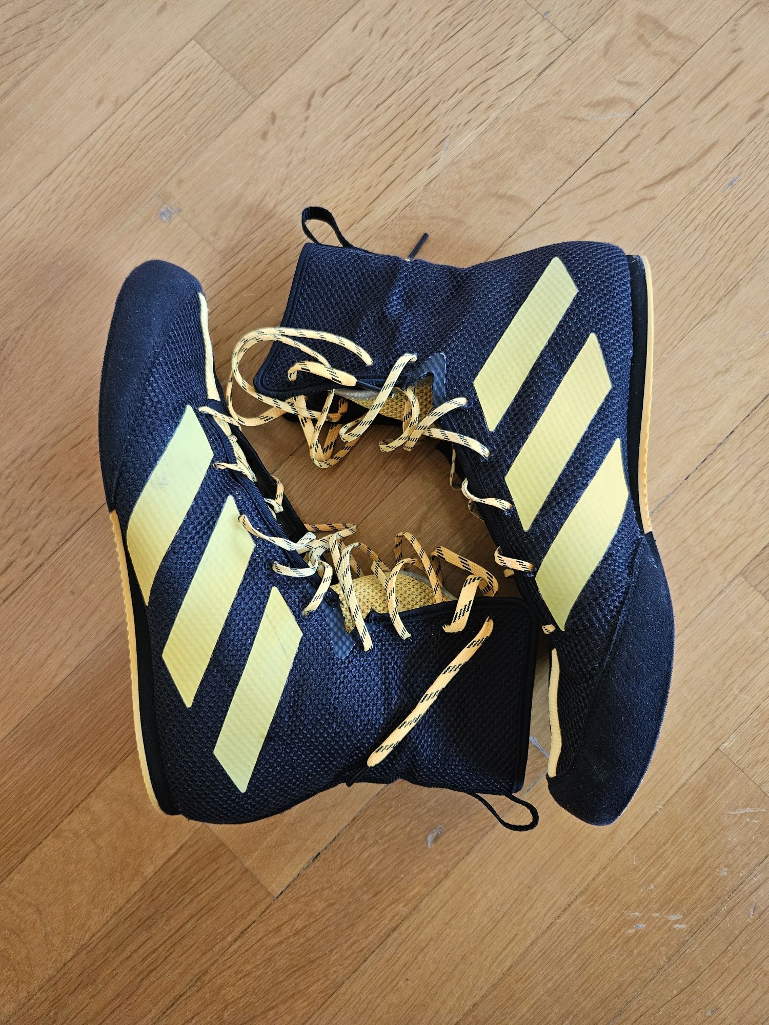 Обувки за бокс Adidas Box Hog 3 номер 45 1/3 + подарък ръкавици за бок