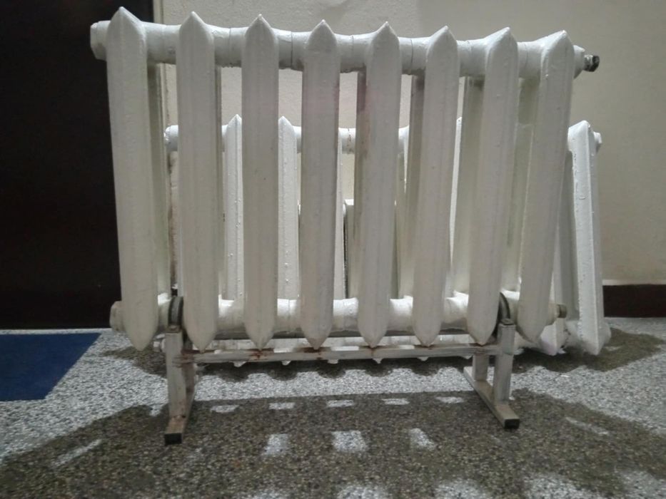 Продавам чугунени радиатори