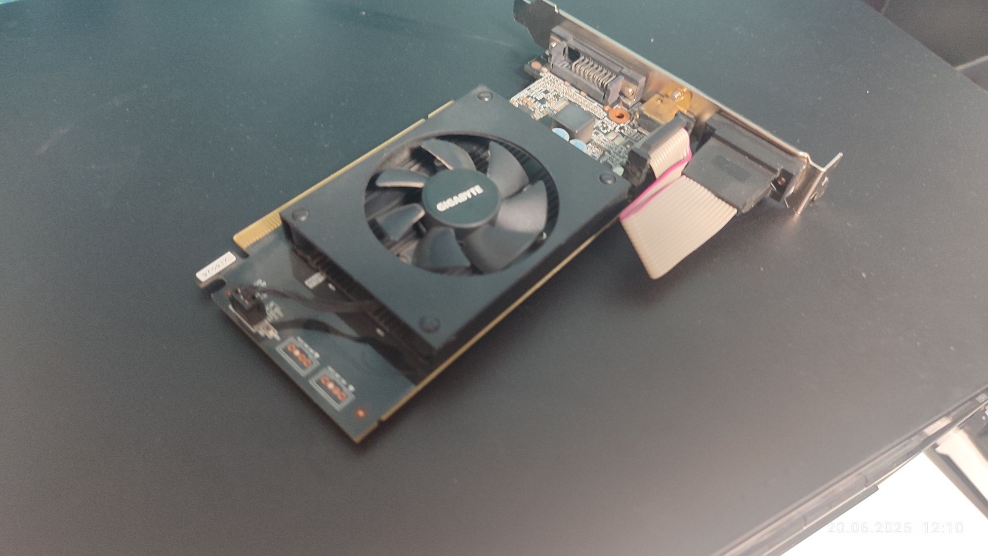 Продам видеокарту видюху GT710 1gb