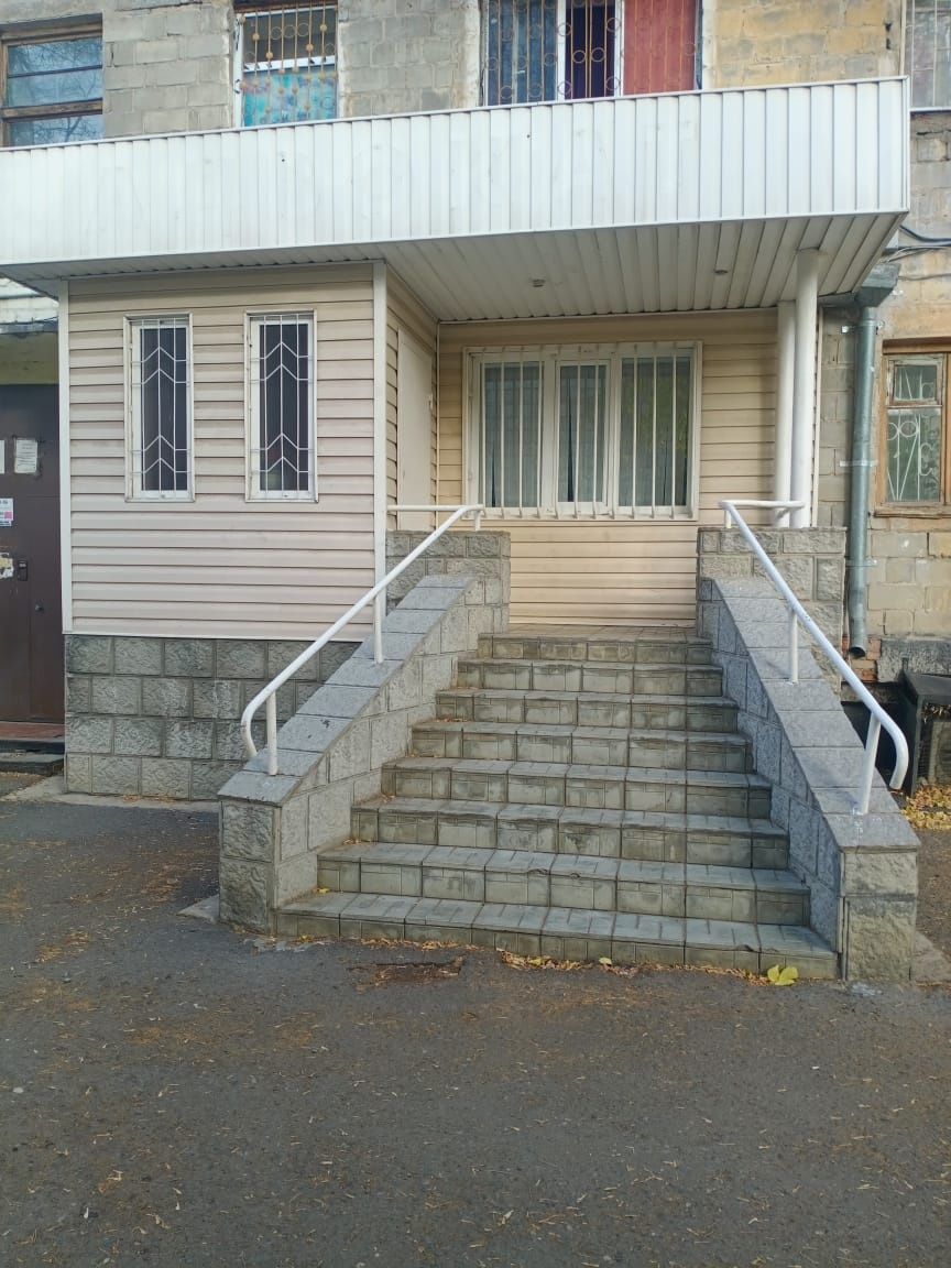 С отдельным входом в центре Павлодара нежилое помещение