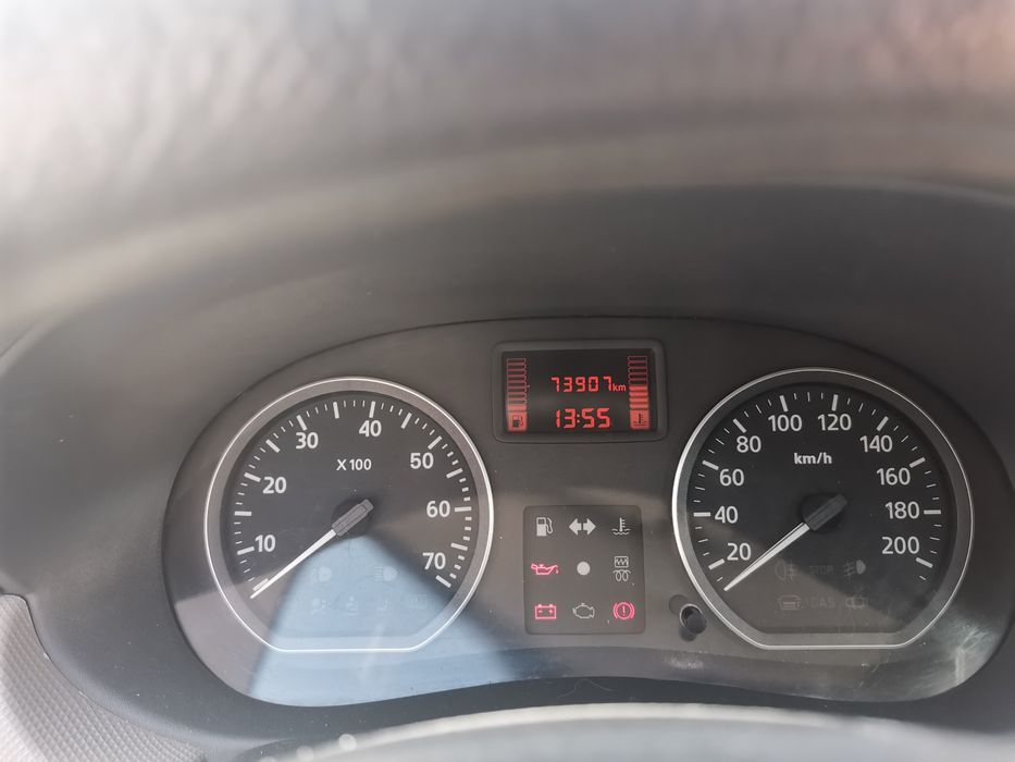 Vand dacia logan 2010 facelift benzina, motor 1.4  cu 73900 km reali