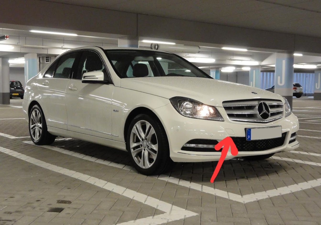 Капаче за теглич за предна броня за Mercedes W204 Facelift (2011-2014]