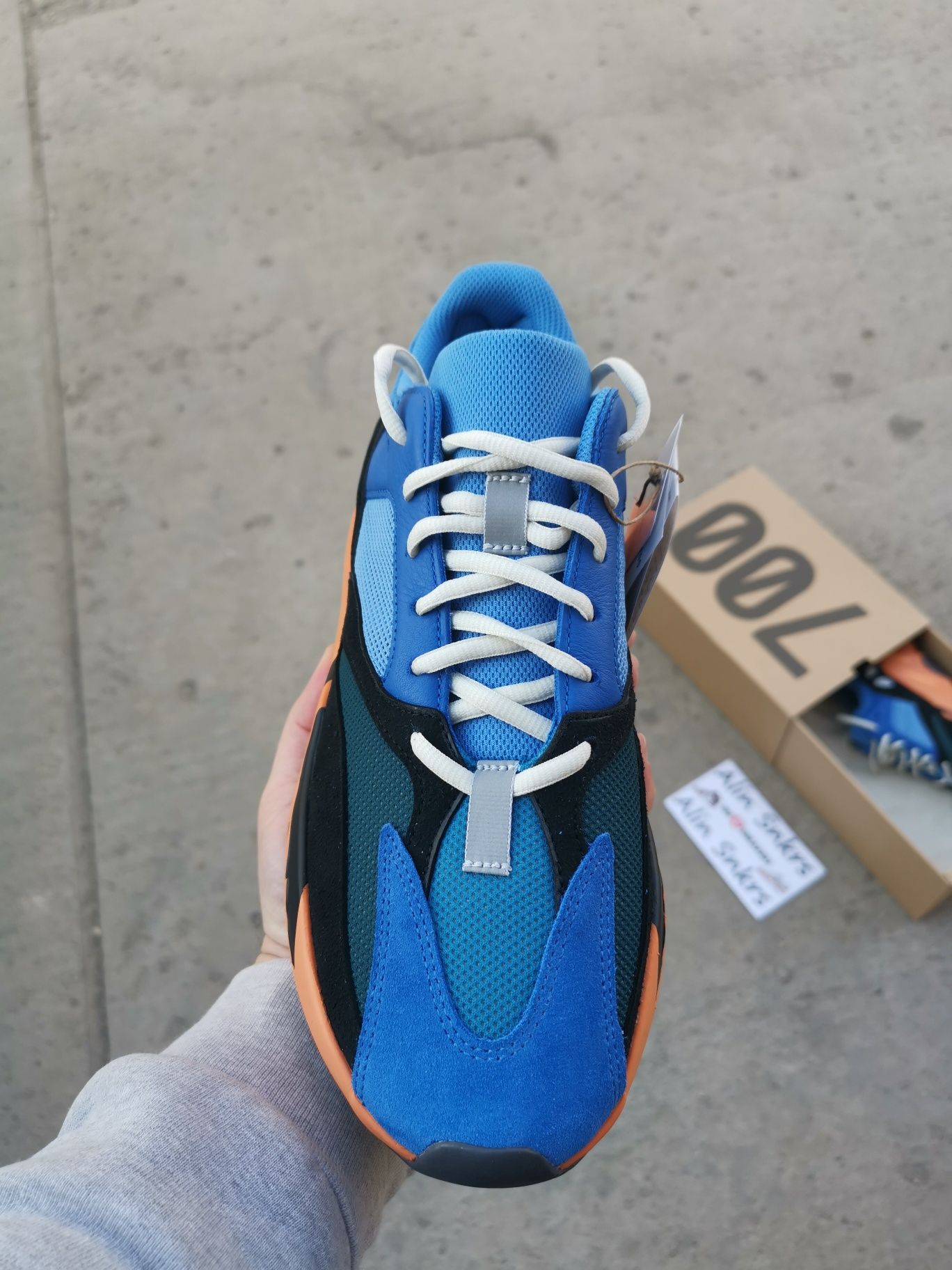 Yeezy 700 Bright blue