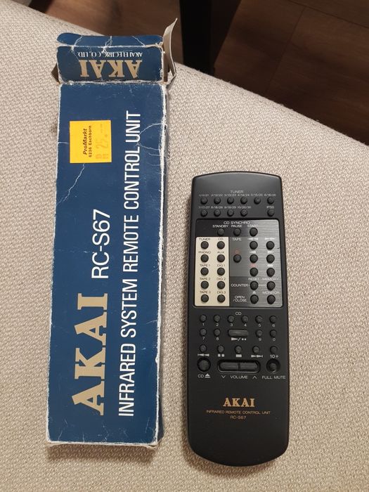 Продавам чисто ново дистанционно Akai RC S67