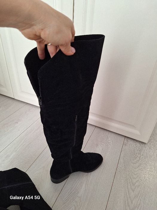 Vând cizme piele intoarsa, masura 40