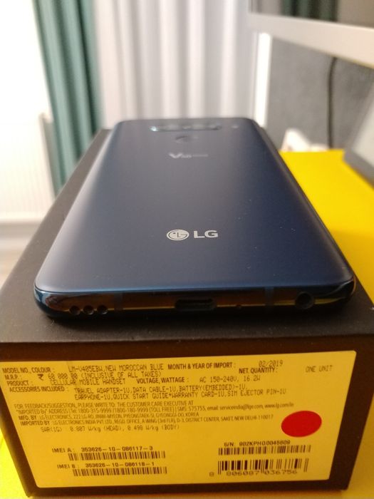 Lg V40 Thinq- 128 GB, display P-OLED, ca NOU!