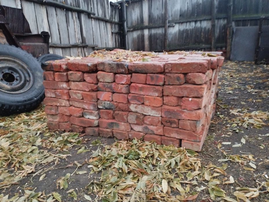 Продам красный кирпич б/у