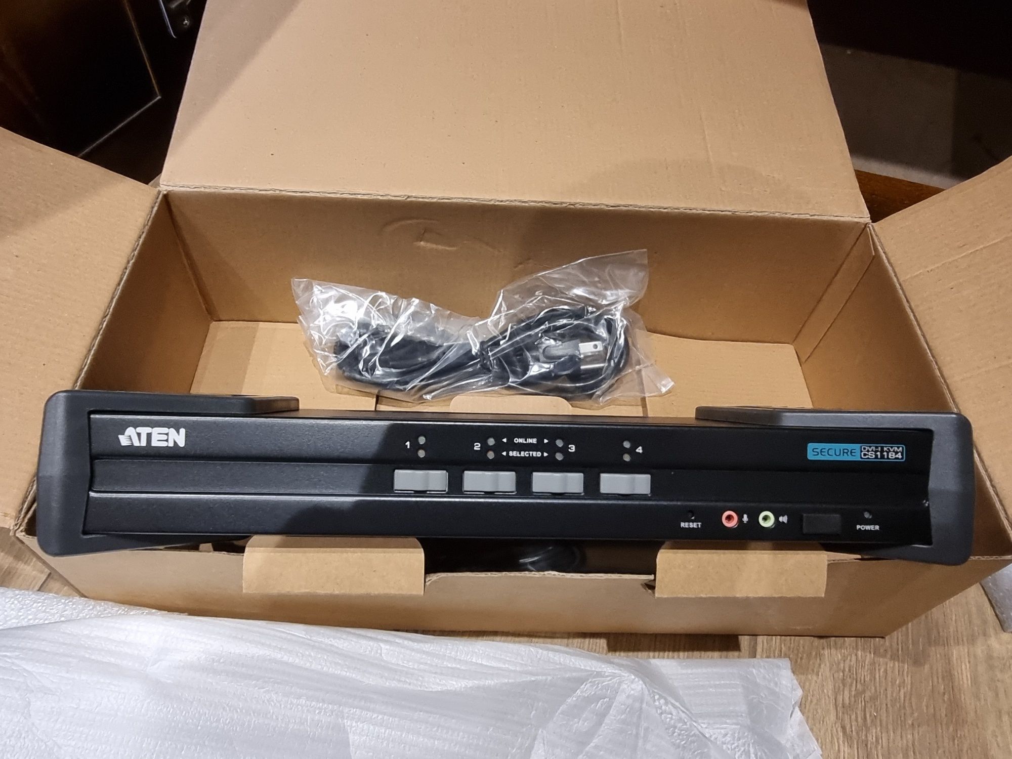 ATEN CS1184 USB DVI Secure KVM Switch, 4x 1