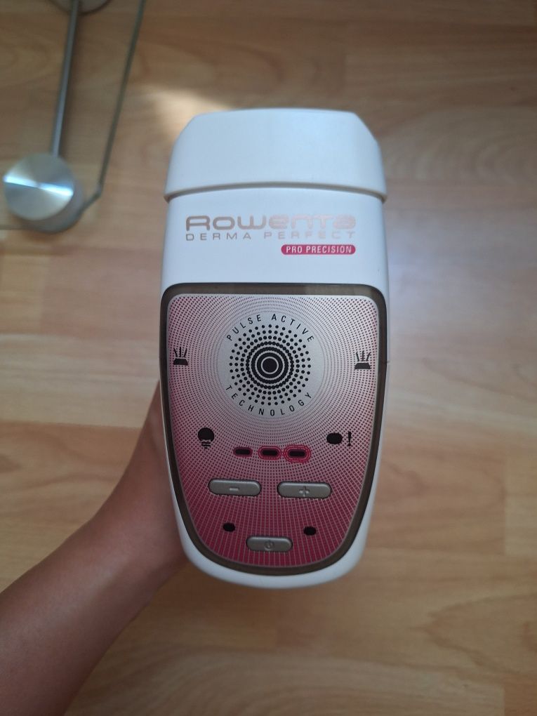 Фотоепилатор Rowenta IPL Derma Perfect EP9870D0