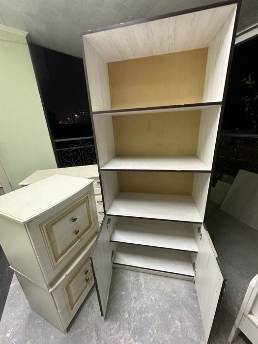 Шкаф шифонер в хорошом состоянии