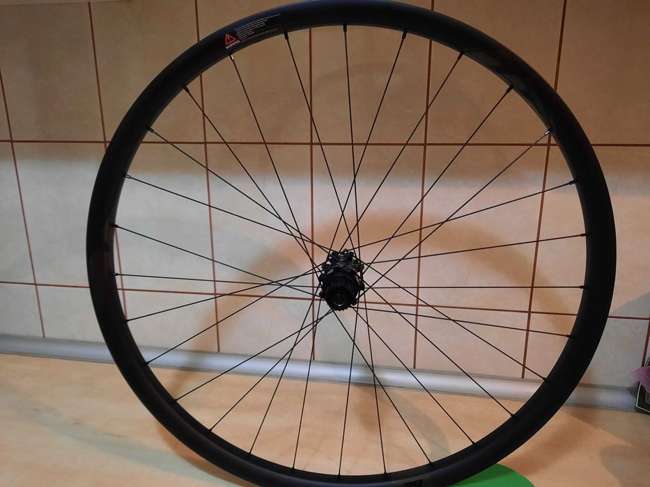 Roata spate set noua Lapierre carbon boost 29 28H gauri all mountain