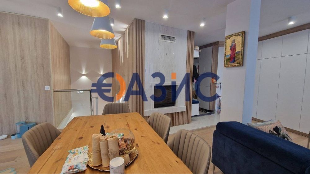 Продава се Четиристаен апартамент в Бургас, Център - 190 кв.м за 3527 €/кв.м - Снимка #9