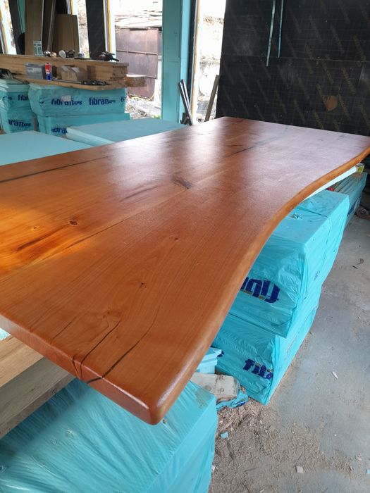 Маси и плотове от епокс и масив