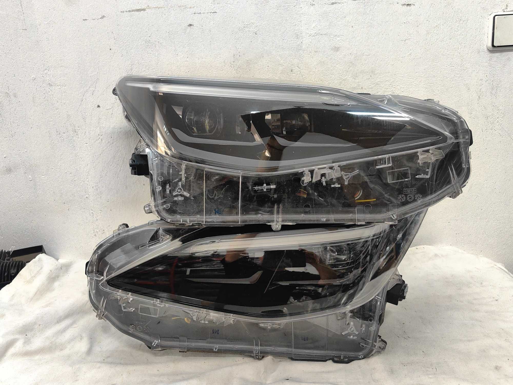 Оригинални фарове Тойота Ярис  Toyota Yaris Cross Full Led  2022
