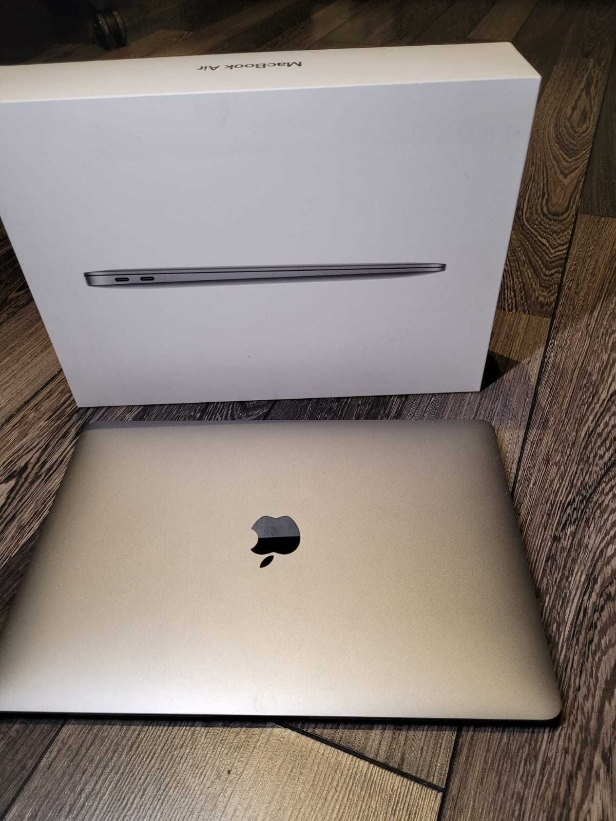 Apple MacBook Air 2018+ Apple Magic Keyboard+ Apple Magic Mouse