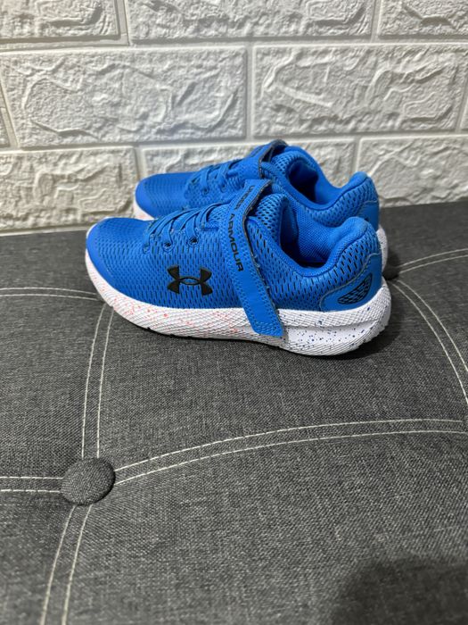 Adidasi baieti cu plasa Under Armour