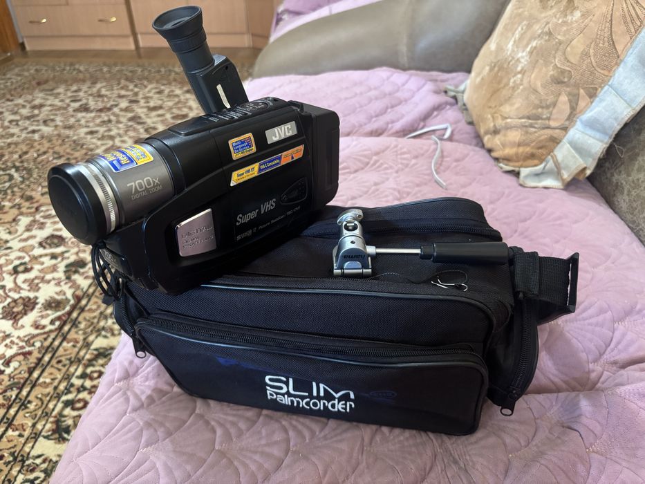 Видеокамера JVC GR-SX150AS