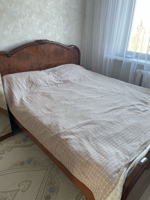 Продам спальный гарнитур