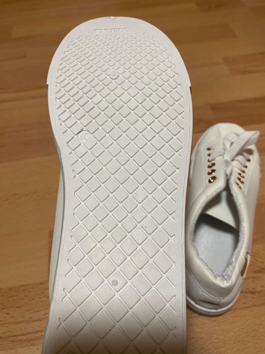 Vând încălțăminte damă