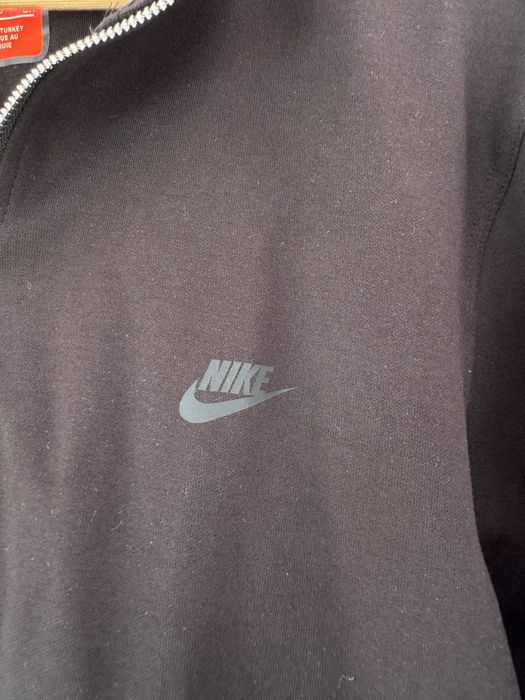 Bluza neagra nike cu guler