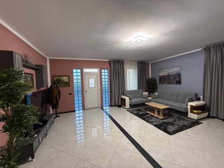 Inchiriere casa pentru Târgul de Crăciun din Craiova! weekenduri disp.