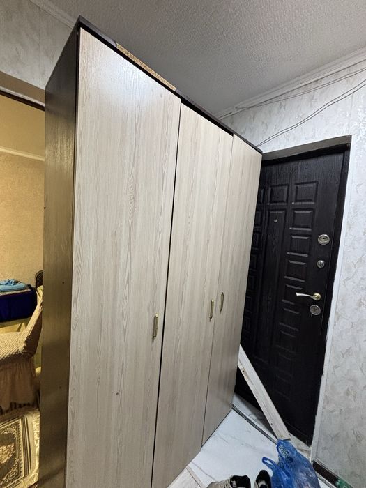 Продаю шкаф для одежды срочно