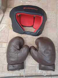 Стари боксови ръкавици и шлем Energetics