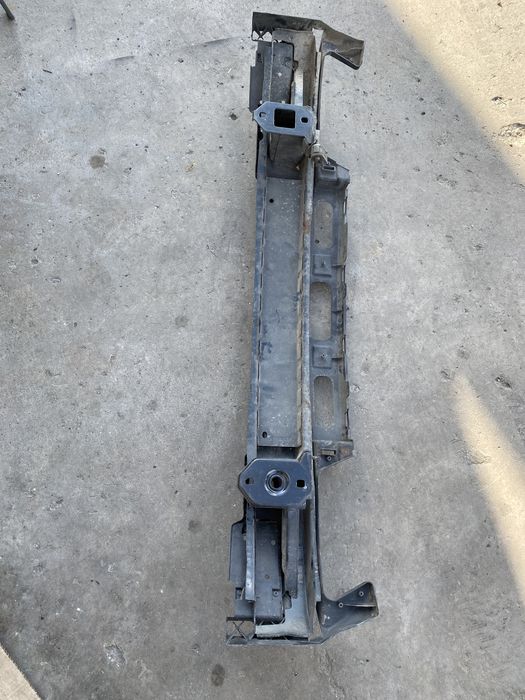 Bmw 7 f01 Бмв ф01 задна греда