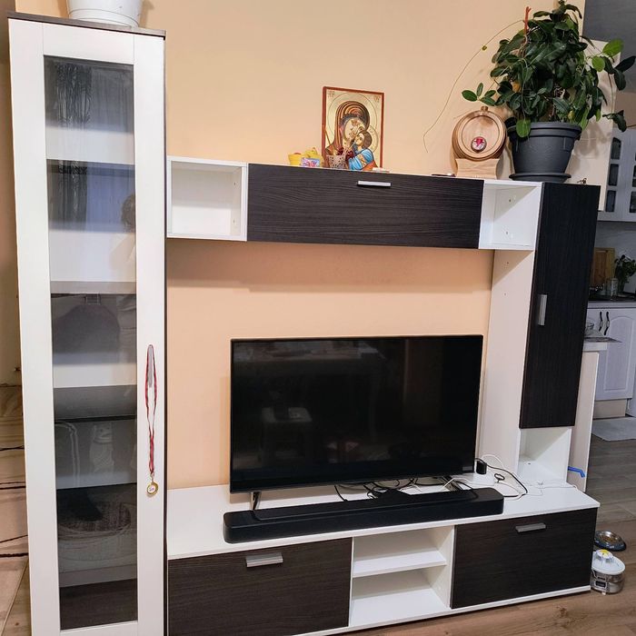 Холна секция бяло с кафяво