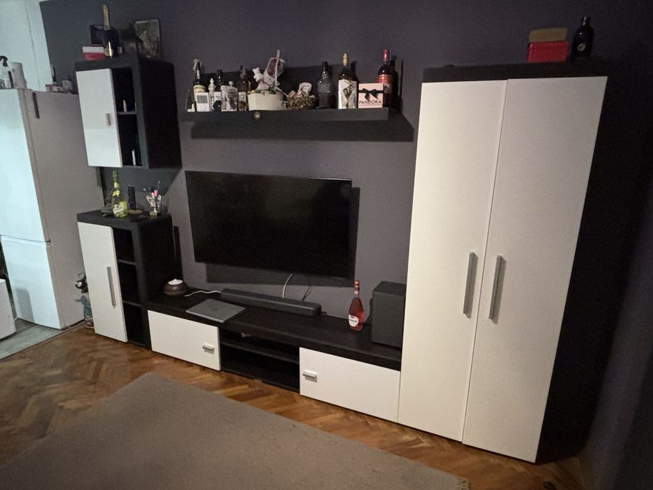 Vand mobila in perfecta stare