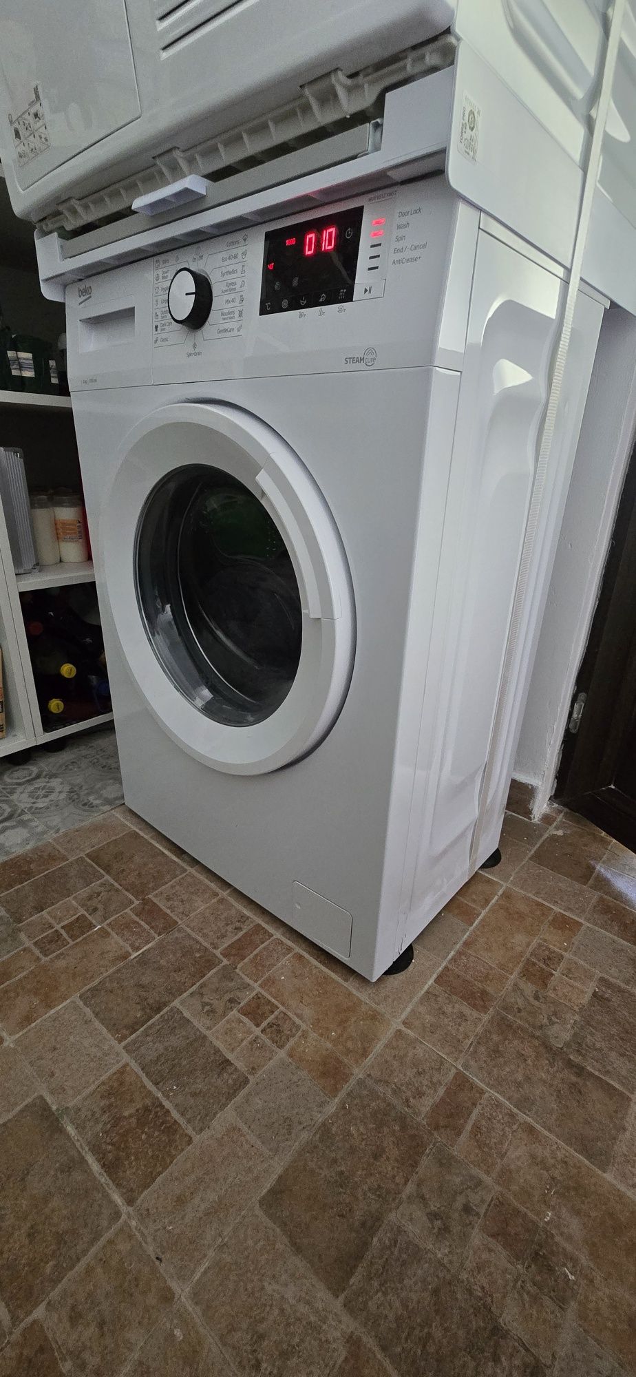 Masina de splat slim Beko