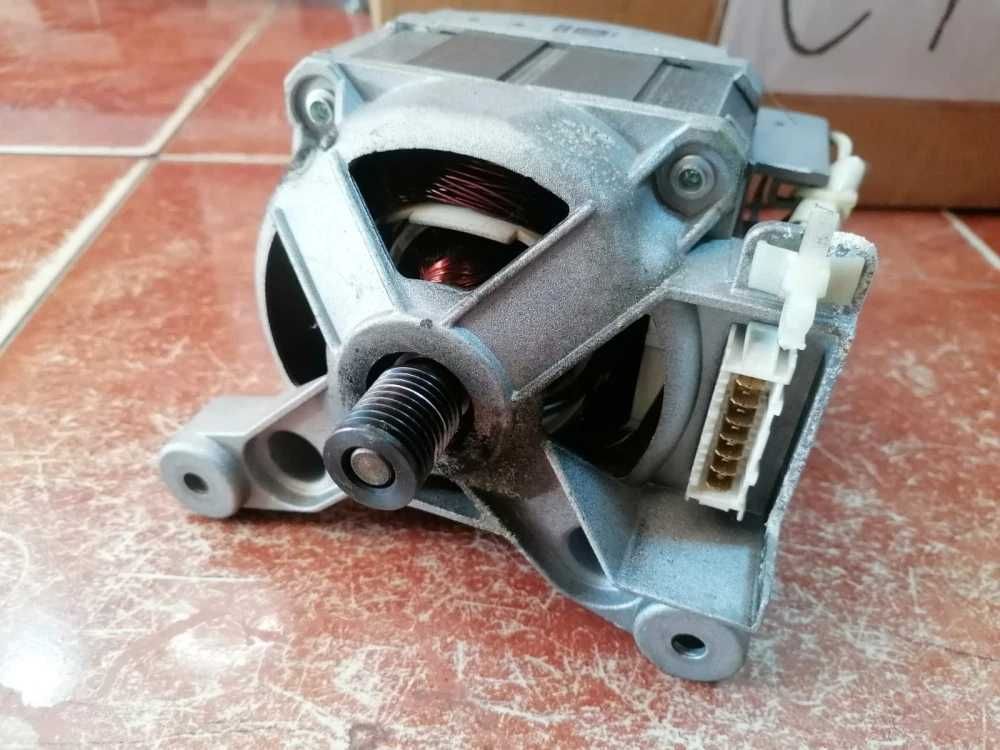 Motor 7 pini masina de spalat Whirlpool AWO/C62012 / C123