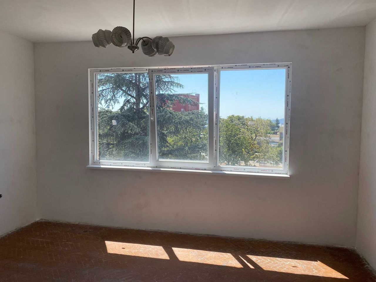 Продава се Тристаен апартамент в Карлово - 86 кв.м за 884 €/кв.м - Снимка #6