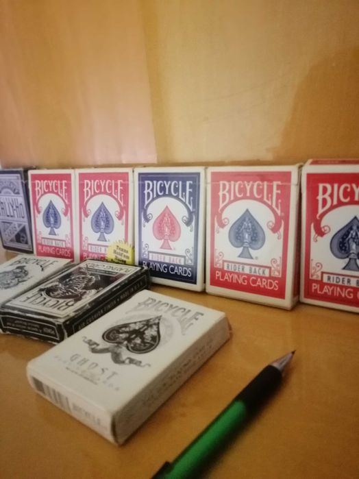 Cărți de joc Bicycle pachete  Gaff , marcate  și Bicycle normale