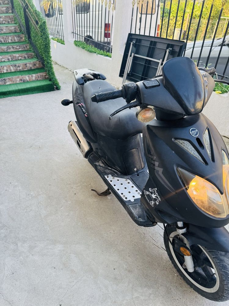 Keeway скутер 50 кубика