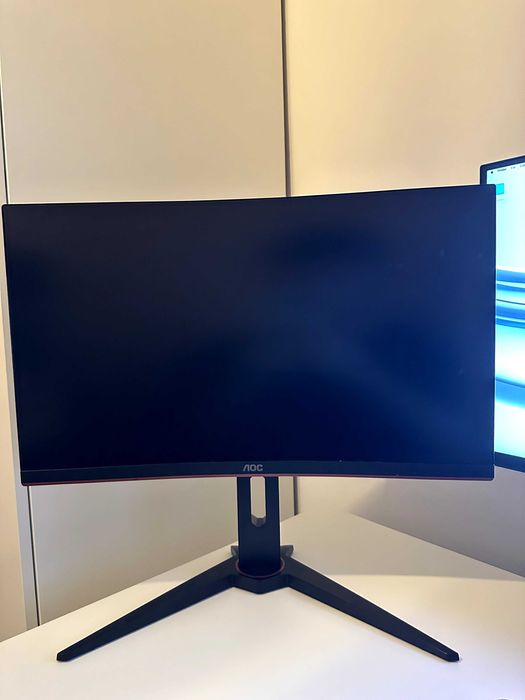 Monitor AOC 144HZ CURBAT