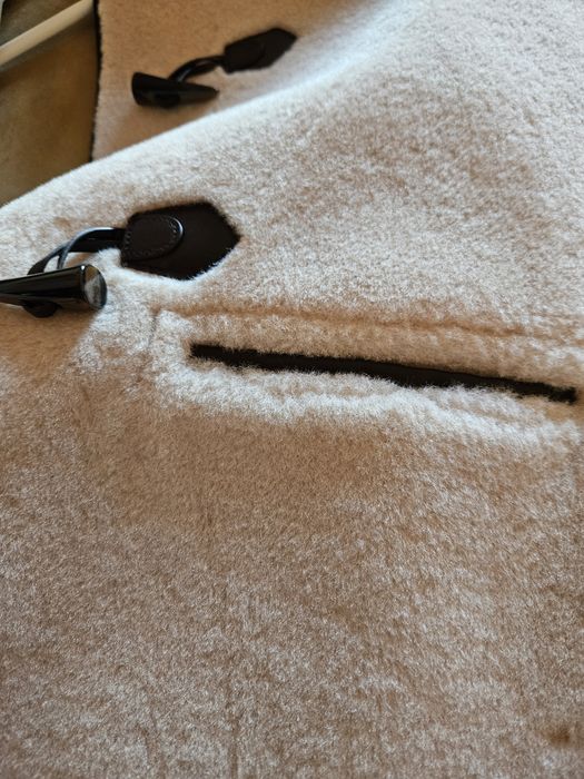 Haina scurta blana artificiala