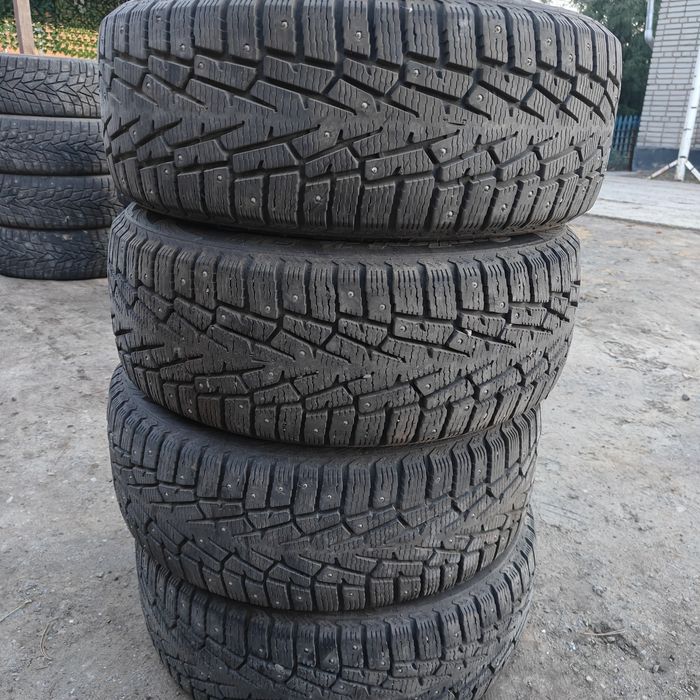R17 225/55 Комплект зимней шипованной резины