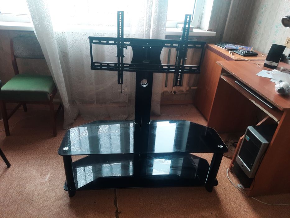 Тумба tv с кронштейном