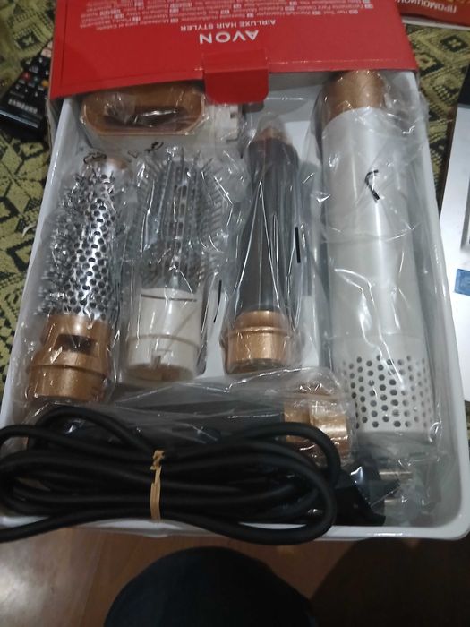 Продавам сешоар с няколко приставки