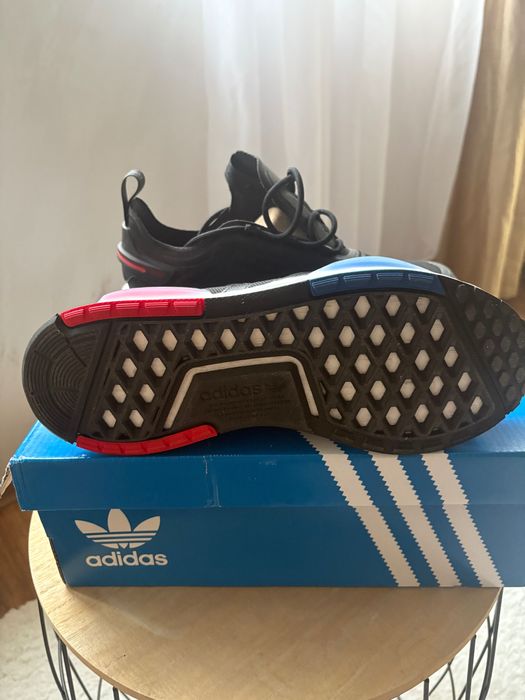 Маратонки ,,adidas” чисто нови в кутия!