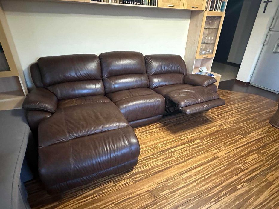 Кожен разтегателен диван