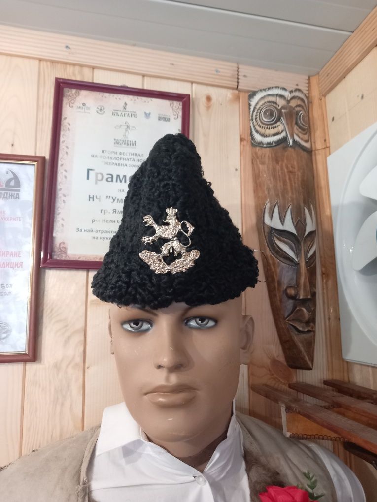 Калпак от естествена кожа с възрожденско лъфче.